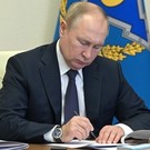 Путин подписал указ о ежемесячной выплате семьям с детьми от 8 до 17 лет