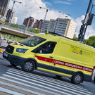 В Казани водитель Honda сбил электросамокатчика на въезде во двор 
