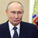 Путин дал российское гражданство первому политическому беженцу США и бразильскому футболисту «Зенита»