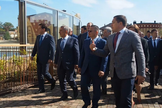 Минниханов оценил завершение строительных работ в новом зоопарке