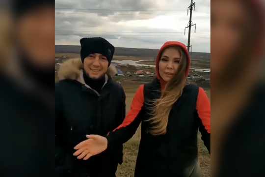 В соцсетях возмутились поведением звезд татарской эстрады, посмеявшихся над трупом сбитого животного