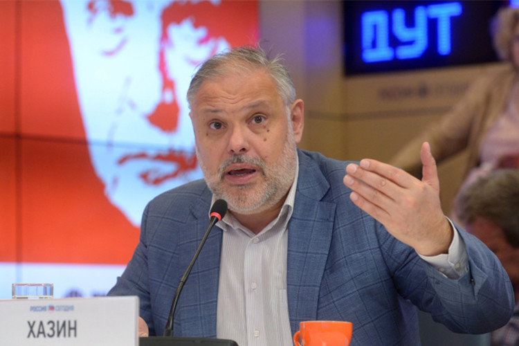 Михаил Хазин: «В феврале Путин начнет менять экономическую политику радикально»