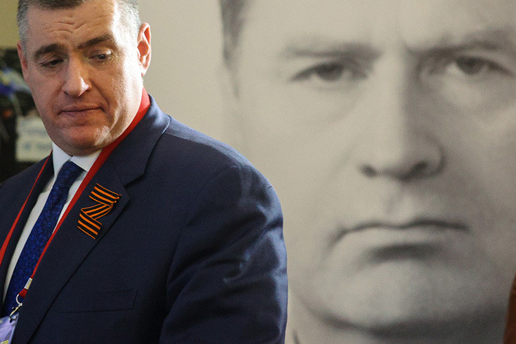 Как Леонида Слуцкого выбирали новым лидером ЛДПР под строгим взором Жириновского