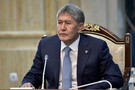 Силовики снова штурмуют резиденцию Атамбаева: его сторонники отбиваются камнями и палками