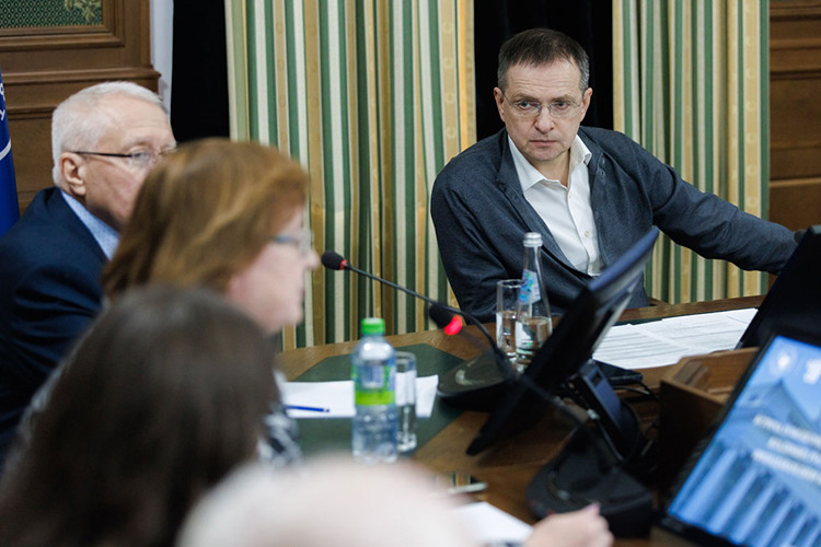Мединский раскритиковал свой учебник истории и поддержал сокращение часов обществознания