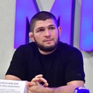 Хабиб Нурмагомедов посетил Альметьевск и встретился с юными хоккеистами