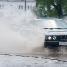 Москву накрыл сильный ливень, на многих улицах потоп (видео)