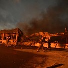 В Челнах пожар на авторынке полностью потушили к утру 