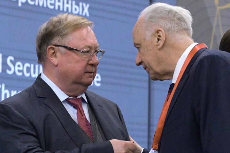 «Выбирали среди учителей неонацистов и давали категорию за антироссийскую пропаганду!»