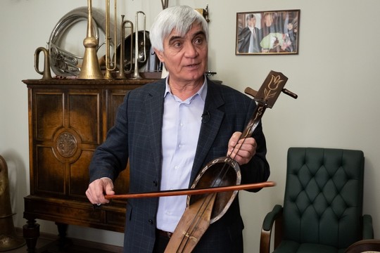 Рашид Калимуллин и его адырна и кыл-кубыз