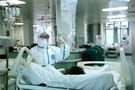 Стрижка налысо ​и памперсы: китайские медсестры рассказали о борьбе с коронавирусом в Китае