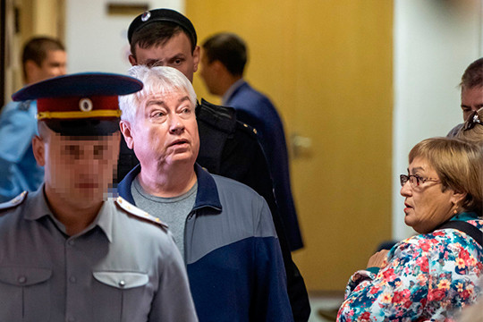 Кто копает под Хакимова, с кем судится ТАИФ-НК, как COVID-19 сыграл за Мусина