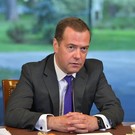 Медведев: Россия наращивает производство мощных средств поражения