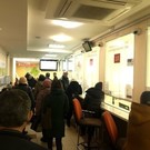 В МФЦ Казани и Челнов из-за пандемии торговали местами в очередях