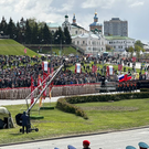 В Казани на площади Тысячелетия проходит парад Победы