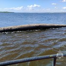 На Волге, в районе Нового Победилово, из-за обмеления из воды выступила 30-метровая труба