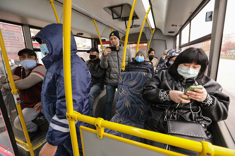 В Казани за месяц выявили 14,4 тысячи нарушителей масочного режима в общественном транспорте