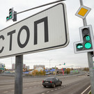 В Казани из-за сильного ветра на прохожего упал светофор – возбуждено дело