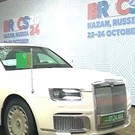 Президент Туркменистана единственный приехал на прием Путина на белом Aurus – у остальных гостей черные авто