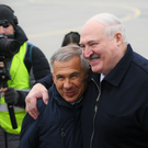 Лукашенко – Минниханову: «Ты меня угощаешь тем, что мне есть нельзя. Ты-то худенький»