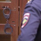 Суд в Москве арестовал погасившего свечи в храме мигранта