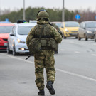 В Дагестане мужчина обстрелял полицейских при проверке документов – он скрывается, передвигаясь в никабе