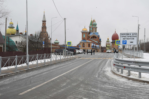 В Казани возле Храма всех религий появились парковка и остановка