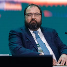 Шадаев: в 2025 году российским учителям и врачам могут раздать отечественные планшеты 