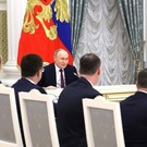 Путин: России надо начать производить ракеты средней и меньшей дальности
