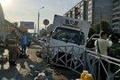 ​В Казани грузовик наехал на бабушек, торговавших у обочины