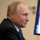 В соцсетях заподозрили, что Путин проголосовал еще 10 сентября – его выдали часы