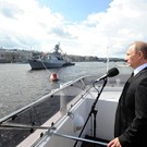 В Санкт-Петербурге начался парад ко Дню ВМФ