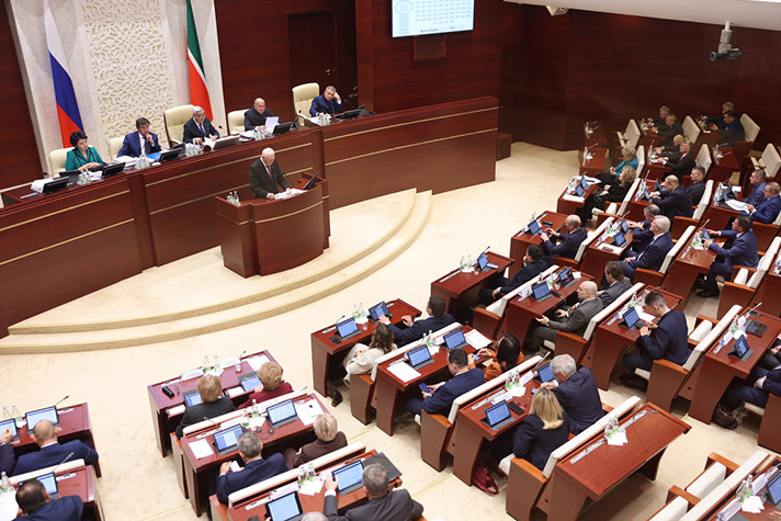 На сессии Госсовета РТ депутаты окончательно приняли бюджет республики