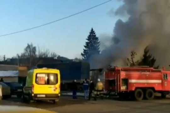Загорелся павильон на месте бывшего птичьего рынка в Казани
