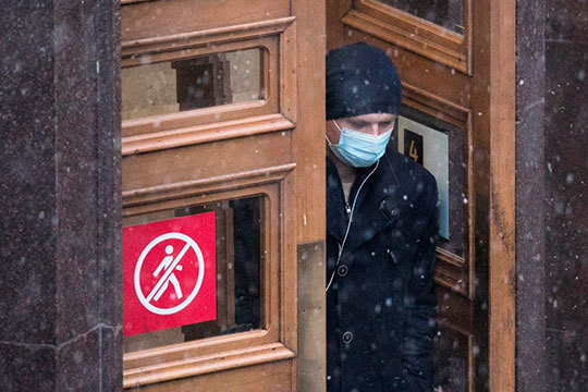 Кризис онлайн. В Москве, Санкт-Петербурге и Татарстане жесткий режим изоляции