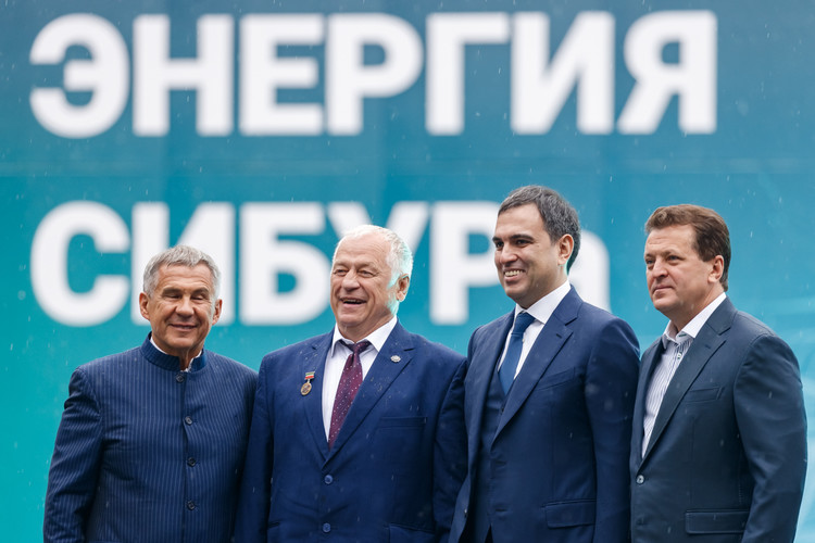 Конное шоу, первые лица татарстанской нефтехимии и 2,5 тыс. гостей: в Казани впервые с размахом отметили День химика