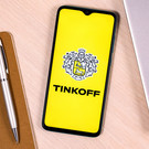 «Тинькофф» начнет брать комиссию за внесение наличных долларов и евро