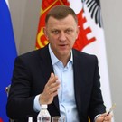 Мэр Краснодара приехал на сход жителей и предложил заковать себя в наручники, пока не дадут свет