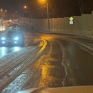 В Казани затопило Фермское шоссе – на участке ограничили движение из-за скользкой дороги