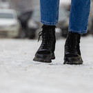 В травмпункт Челнов на фоне гололедицы за вчерашний день обратились 180 человек