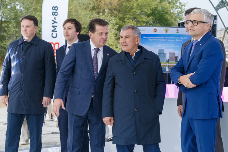 «Сегодня мы первый камень заложили»: Минниханов и Метшин запустили реновацию у речпорта