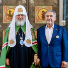 Патриарх Кирилл наградил Минниханова знаком храмостроителя