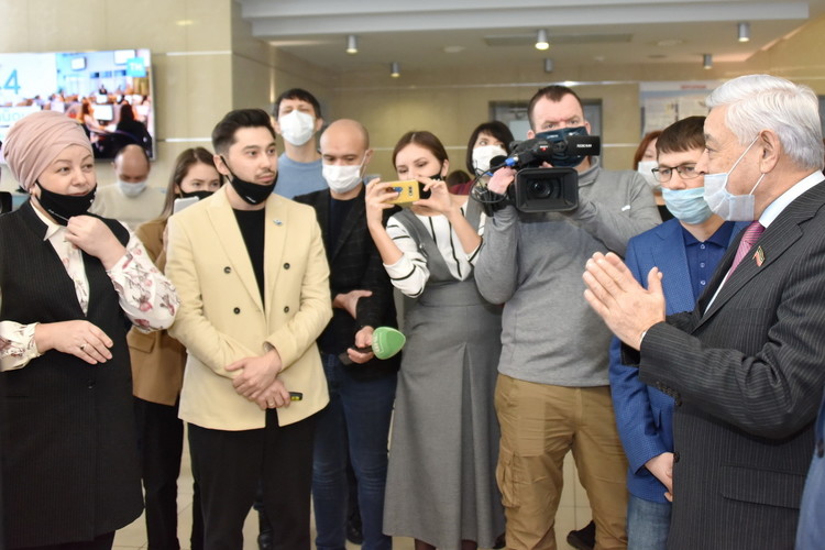 Мухаметшину представили новое радио «Тэртип» 
