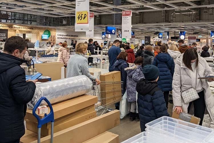 «Шутите?! Я еще диван не купила!»: IKEA в Казани закрылась, но обещала вернуться