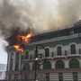 ​В центре Казани загорелось офисное здание