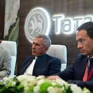 Минниханов на ПМЭФ встретился с Ксенией Шойгу