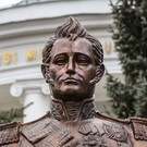 Глава минобрнауки РФ и ректор КФУ открыли в Казани памятник Александру I