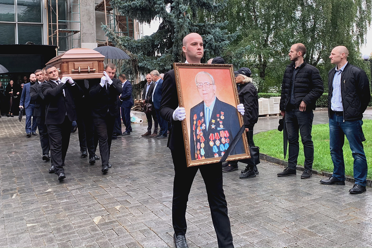 В Москве прощаются с создателем КАМАЗа Львом Васильевым