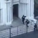 СМИ: Неизвестный обезглавил человека у церкви в Ницце
