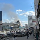 В Казани на улице Яшь Кыч горит здание деревообрабатывающего предприятия
